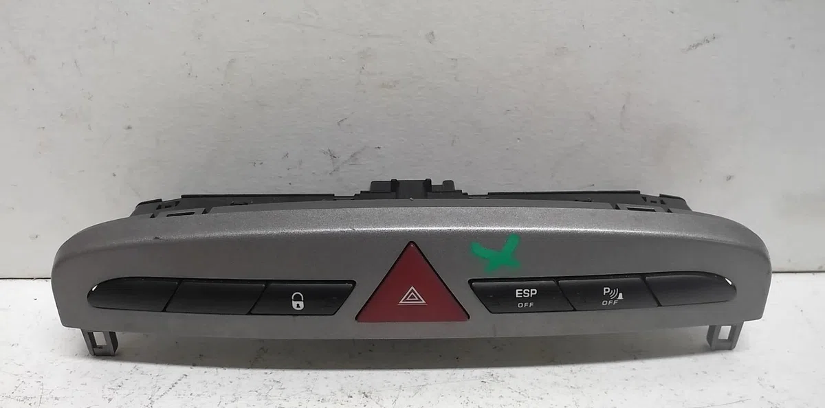 Bouton de warning Peugeot 308 I (4A_, 4C_) 1.6 16v (2007-2014) occasion — photo 2