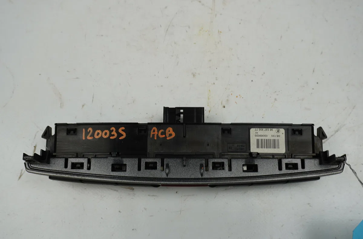 Bouton de warning Peugeot 308 I (4A_, 4C_) 1.6 hdi (2007-2014) 5 portes occasion — photo 2