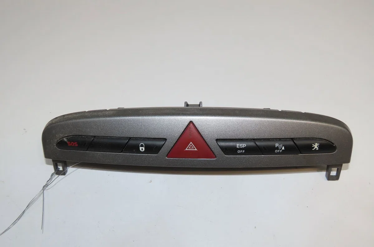 Bouton de warning Peugeot 308 I (4A_, 4C_) 1.6 hdi (2007-2014) 5 portes occasion