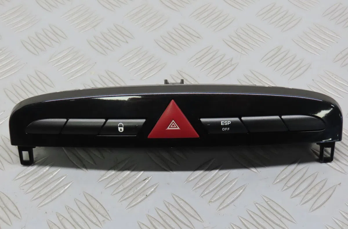 Bouton de warning Peugeot 308 I (4A_, 4C_) 1.6 hdi (2007-2014) 5 portes occasion