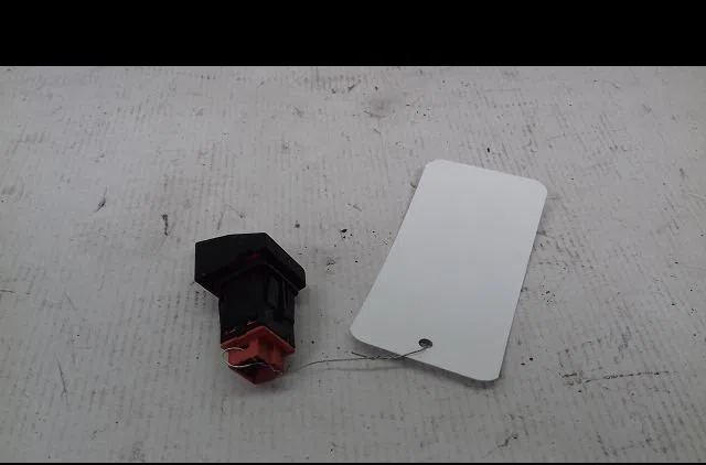 Bouton de warning Peugeot 5008 (0U_, 0E_) 1.6 hdi (2010-2017) occasion — photo 2