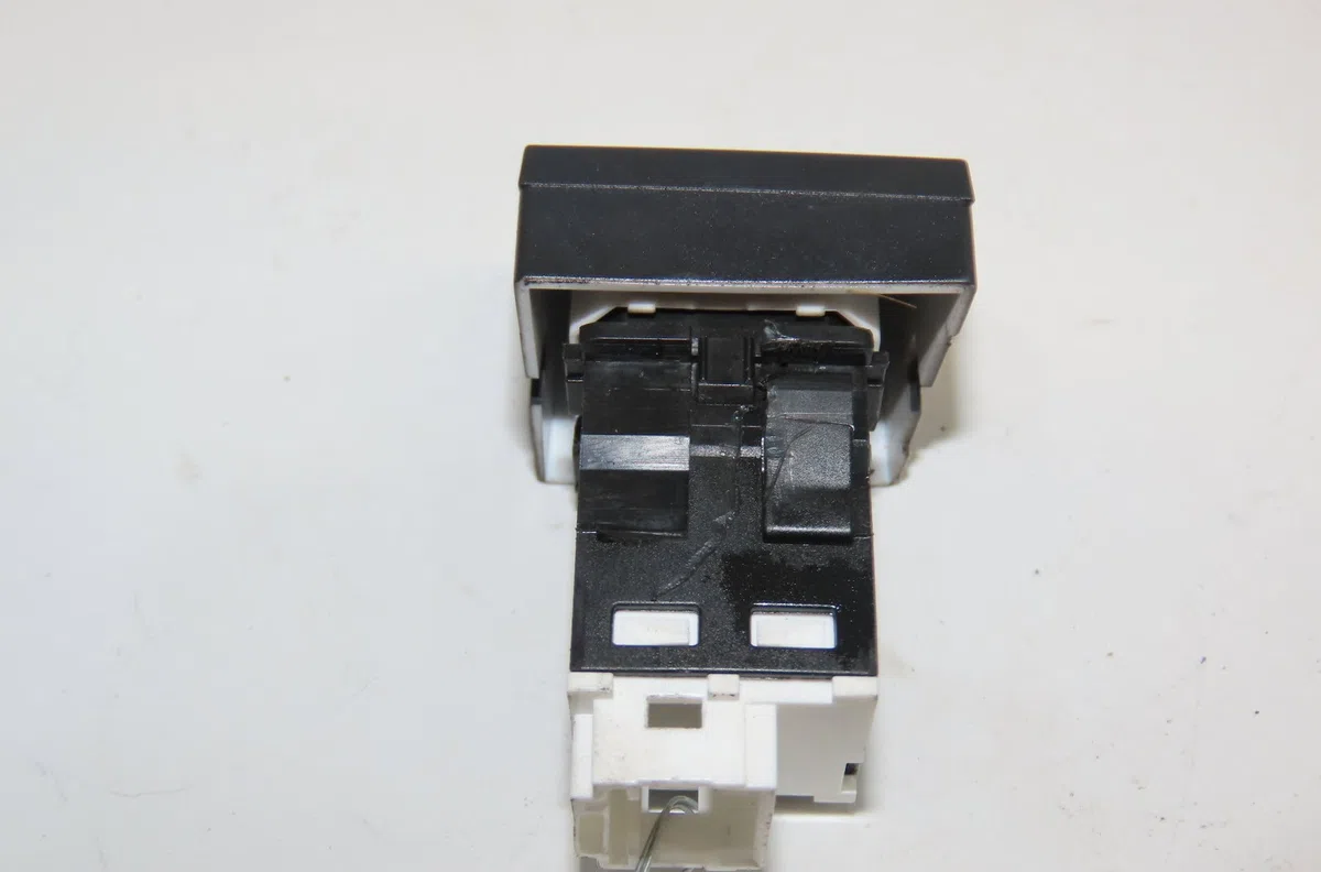 Bouton de warning Peugeot 508 I (8D_) 2.0 bluehdi 180 (2014-2018) occasion