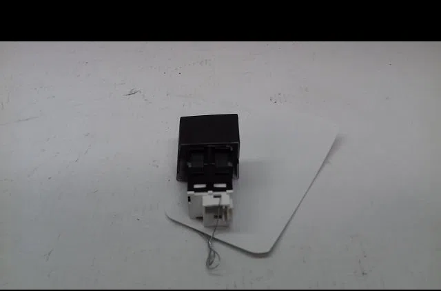 Bouton de warning Peugeot 508 SW I (8E_) 2.0 hdi (2010-2018) occasion — photo 2