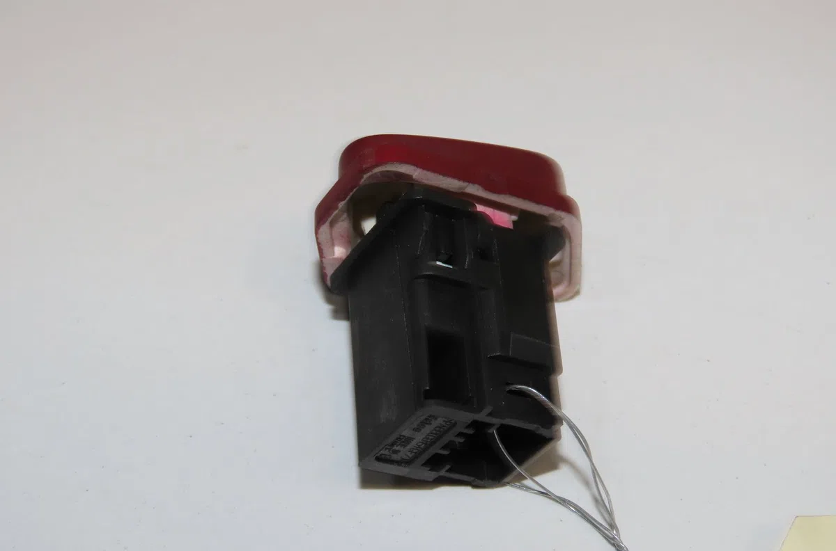 Bouton de warning Peugeot 607 (9D, 9U) 2.2 16v (2000-2005) occasion — photo 2