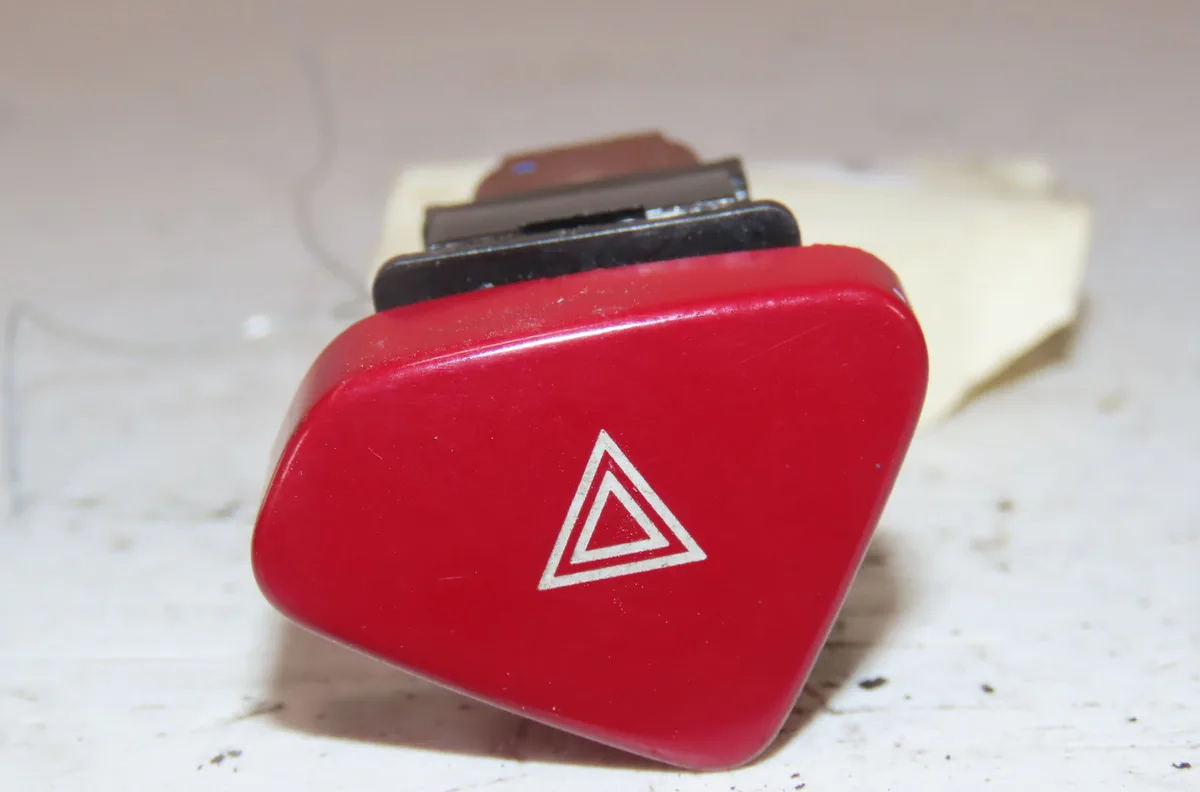 Bouton de warning Peugeot 607 (9D, 9U) 2.2 hdi (2000-2006) occasion