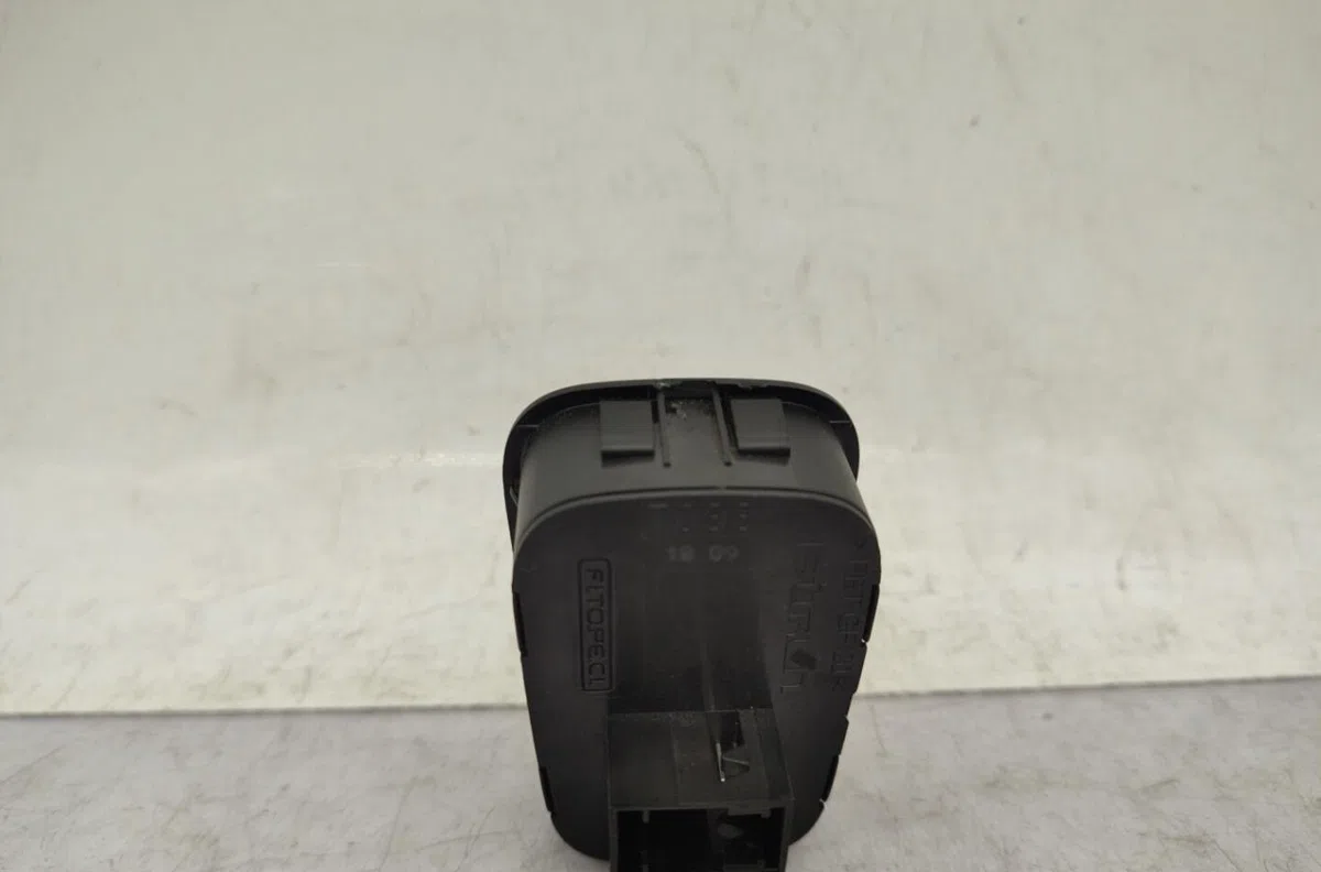 Bouton de warning PEUGEOT BIPPER occasion — photo 4