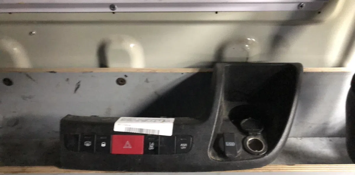 Bouton de warning PEUGEOT BOXER 3 PHASE 2 occasion — photo 2