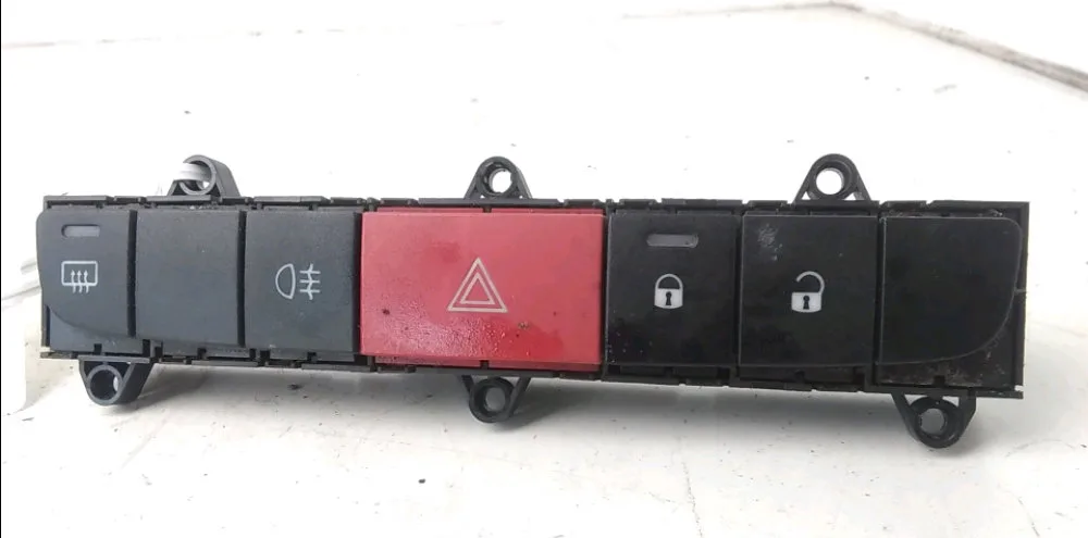 Bouton de warning Peugeot BOXER Camion plate-forme-Châssis 2.2 hdi 110 (2011) occasion