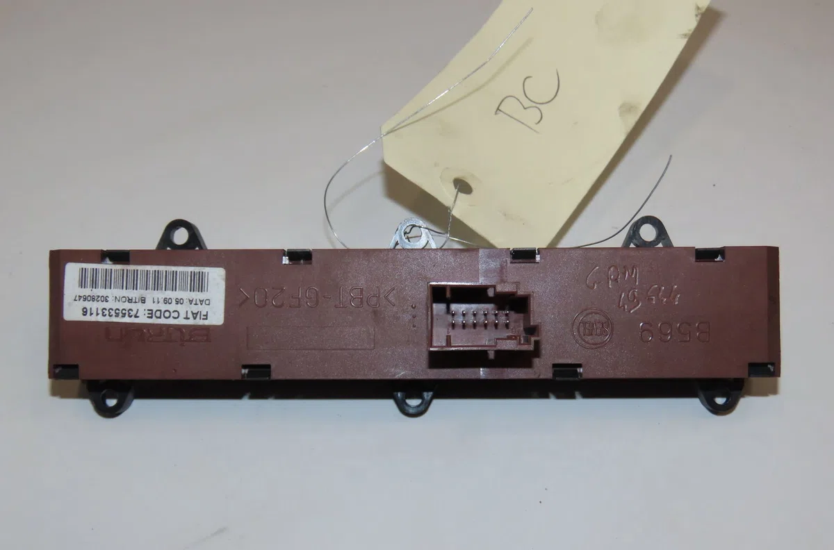 Bouton de warning Peugeot BOXER Camionnette 2.2 hdi 120 (2006) occasion — photo 2