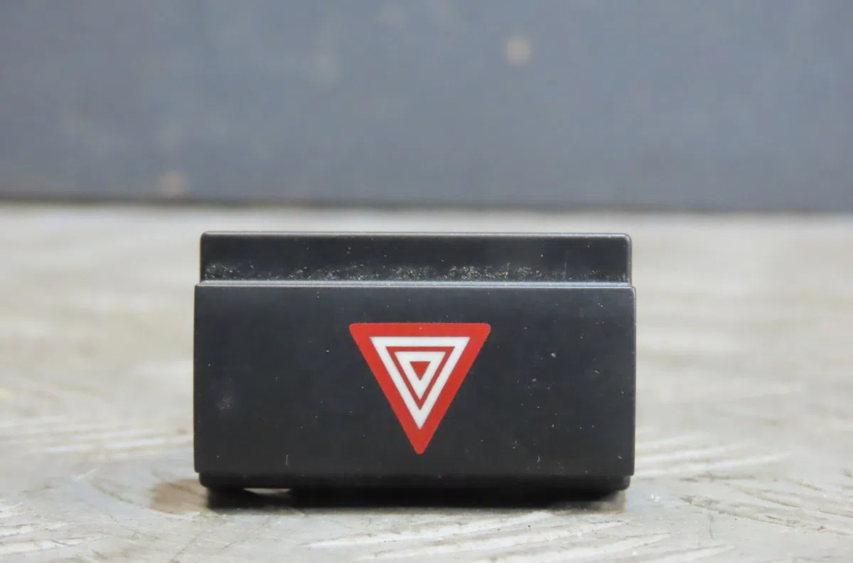 Bouton de warning Peugeot EXPERT Camionnette (V_) 2.0 bluehdi 120 (2016) occasion