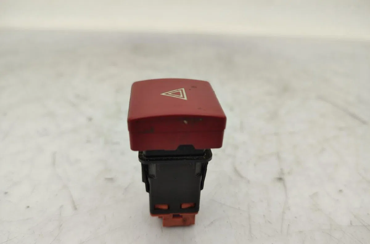 Bouton de warning PEUGEOT PARTNER 2 PHASE 1 occasion — photo 2