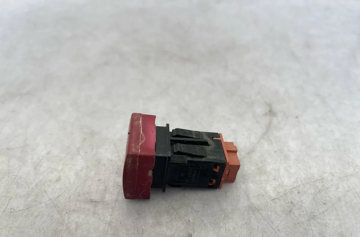 Bouton de warning PEUGEOT PARTNER 2 PHASE 2 occasion — photo 2