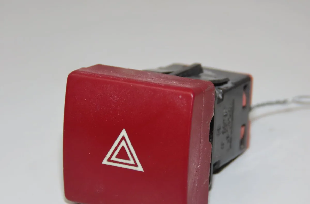 Bouton de warning Peugeot PARTNER Camionnette-Monospace 1.6 hdi - bluehdi 75 (2011) occasion