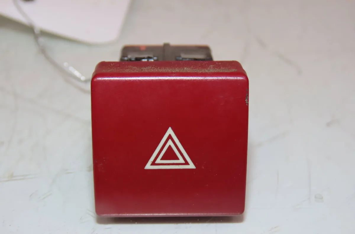 Bouton de warning Peugeot PARTNER Camionnette-Monospace (5_, G_) 1.6 hdi 90 (2005-2015) occasion