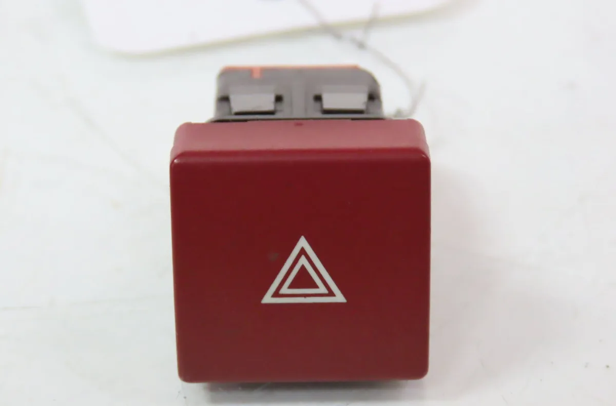Bouton de warning Peugeot PARTNER TEPEE 1.6 hdi 16v (2008) 5 portes occasion