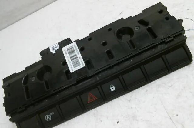 Bouton de warning Renault CLIO V (B7_) 1.0 sce 65 (b7mr) (2019) occasion