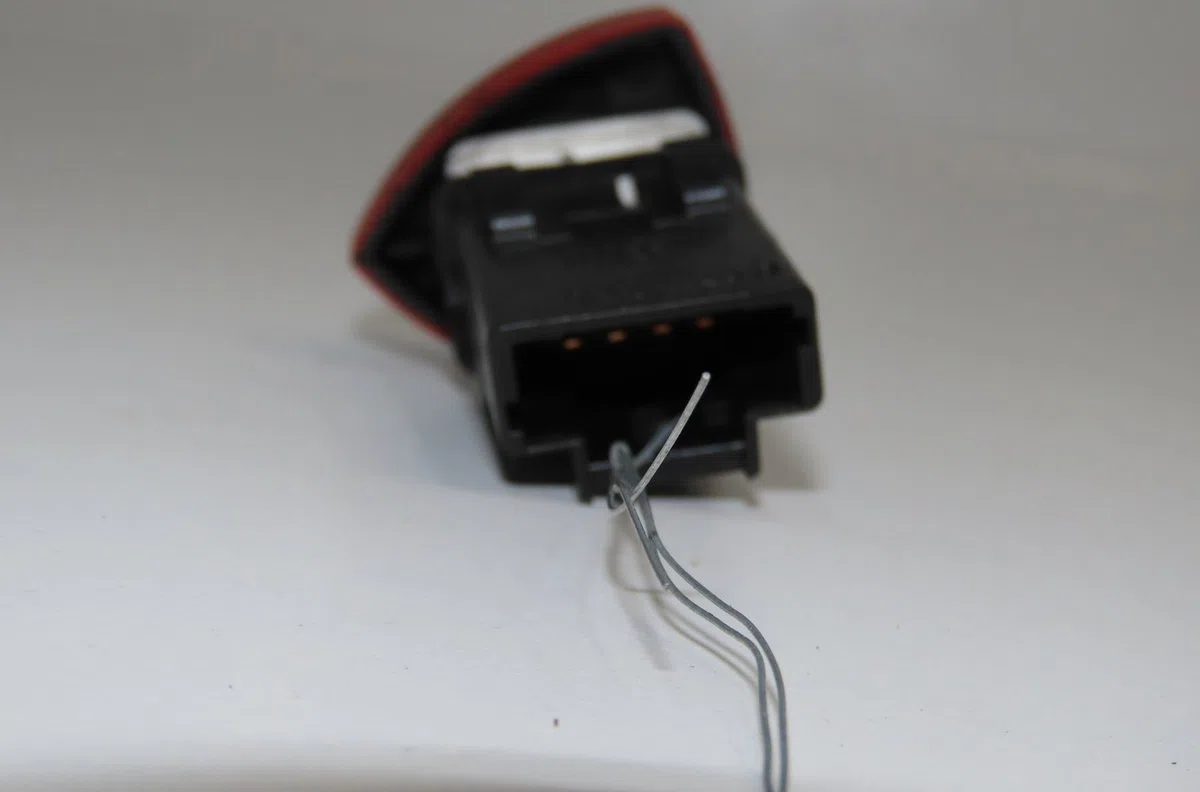 Bouton de warning Renault ESPACE IV (JK0-1_) 1.9 dci (jk0u) (2003-2005) 5 portes occasion — photo 2