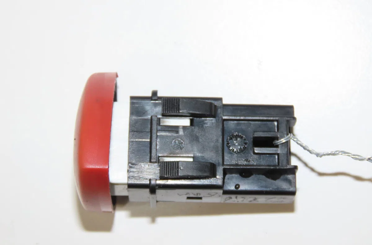 Bouton de warning Renault ESPACE IV (JK0-1_) 2.0 dci (jk01, jk02, jk1j, jk1k, jk1h) (2006) occasion
