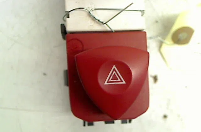 Bouton de warning Renault GRAND SCÉNIC II (JM0-1_) 1.9 dci (jm14) (2004-2008) occasion