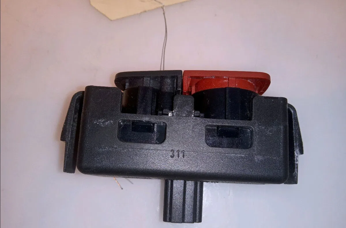 Bouton de warning Renault GRAND SCÉNIC III (JZ0-1_) 1.6 dci (jz00, jz12) (2011) 5 portes occasion — photo 2