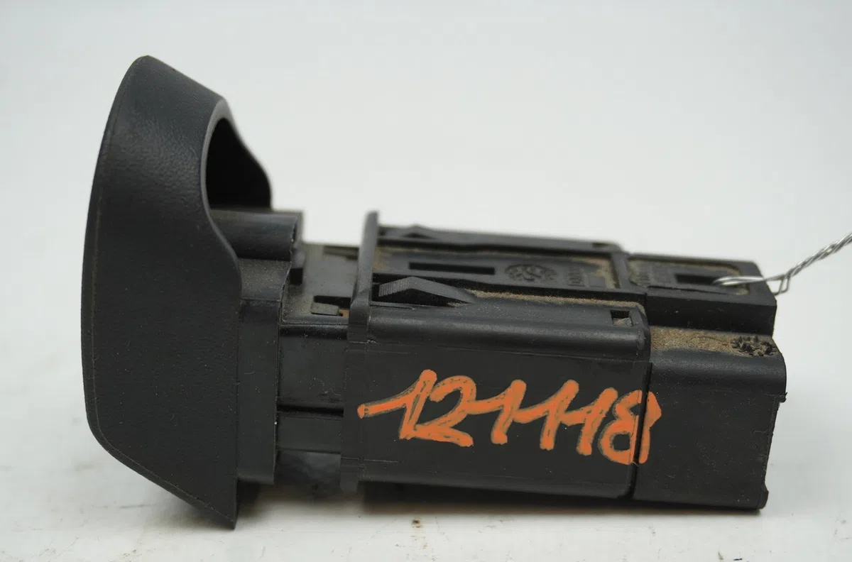 Bouton de warning Renault KANGOO Express (FC0-1_) 1.5 dci (2005) 4 portes occasion — photo 2