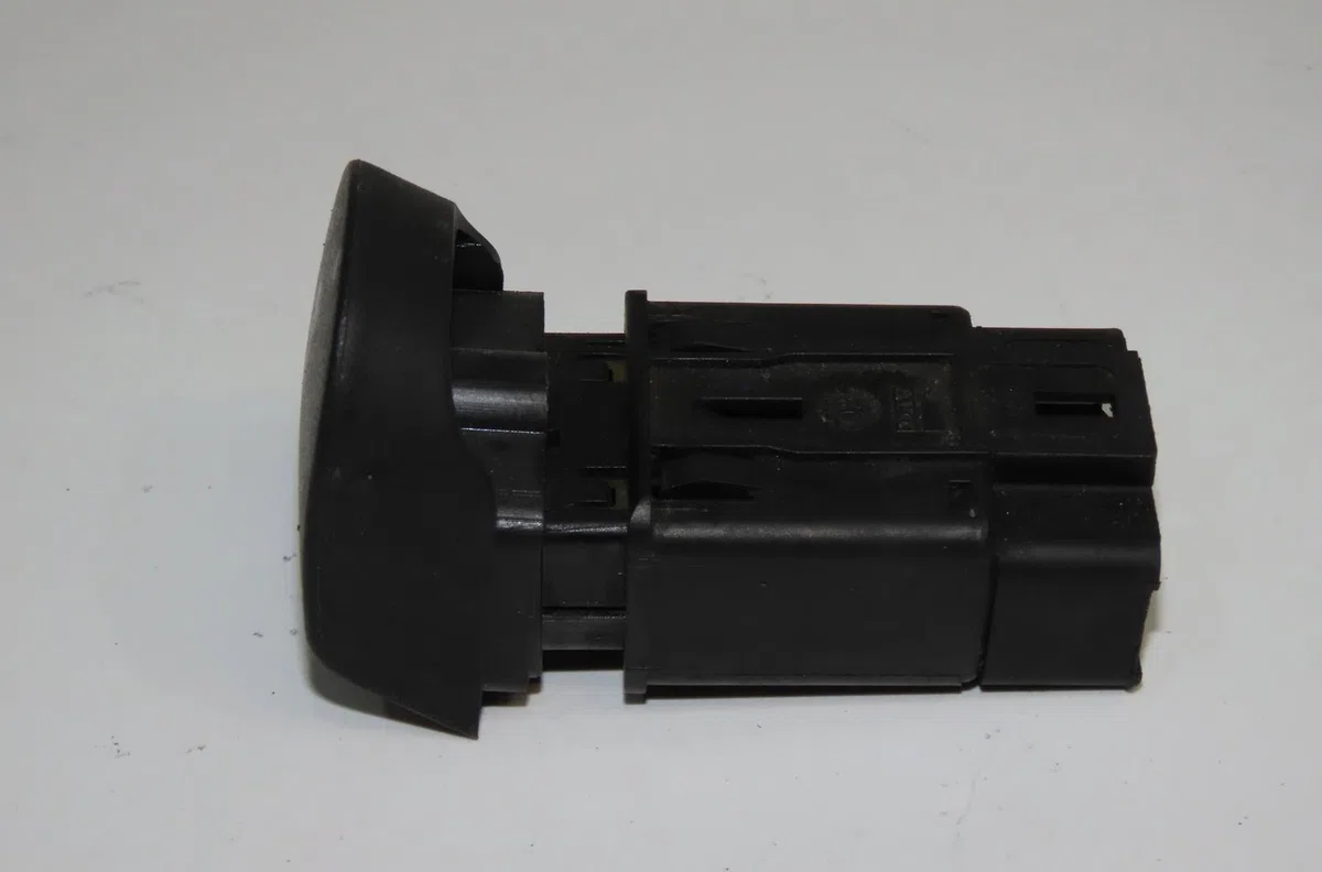 Bouton de warning Renault KANGOO Express (FC0-1_) 1.5 dci (fc1e) (2005) 4 portes occasion — photo 2