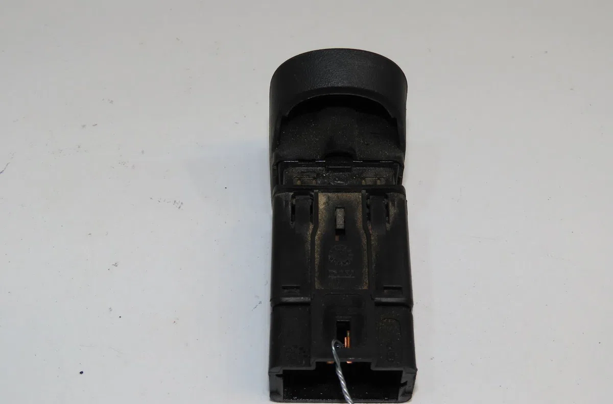 Bouton de warning Renault KANGOO Express (FC0-1_) 1.9 dti (fc0u) (2000) occasion — photo 2