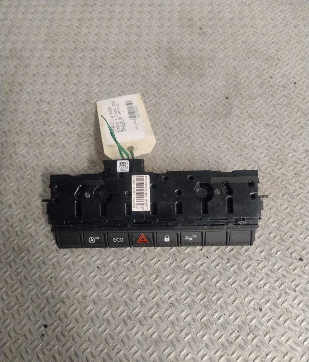 Bouton de warning Renault KANGOO III Monospace Tce 130 (kjmb) (2021) occasion — photo 2