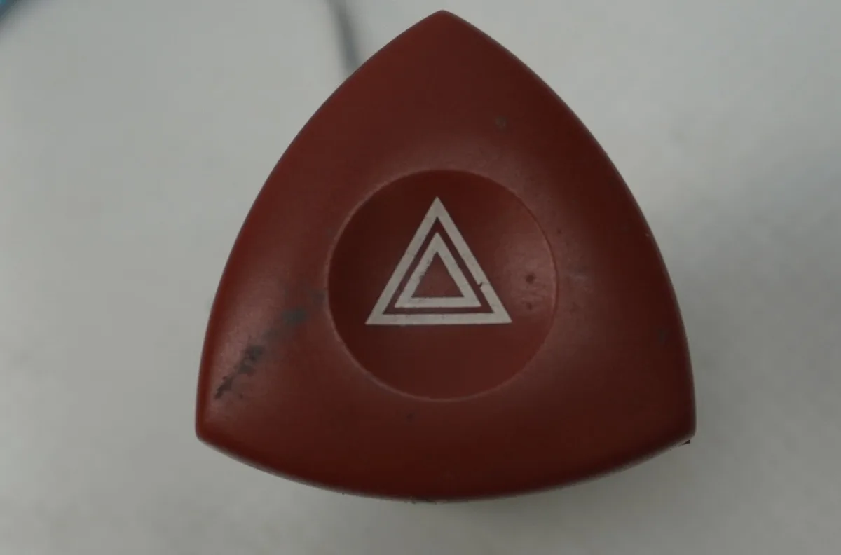 Bouton de warning Renault LAGUNA II Grandtour (KG0-1_) 1.9 dci (kg0g) (2001-2007) occasion