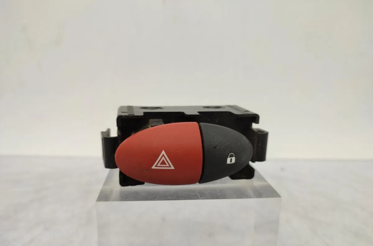 Bouton de warning RENAULT MASTER 3 PHASE 1 occasion — photo 2