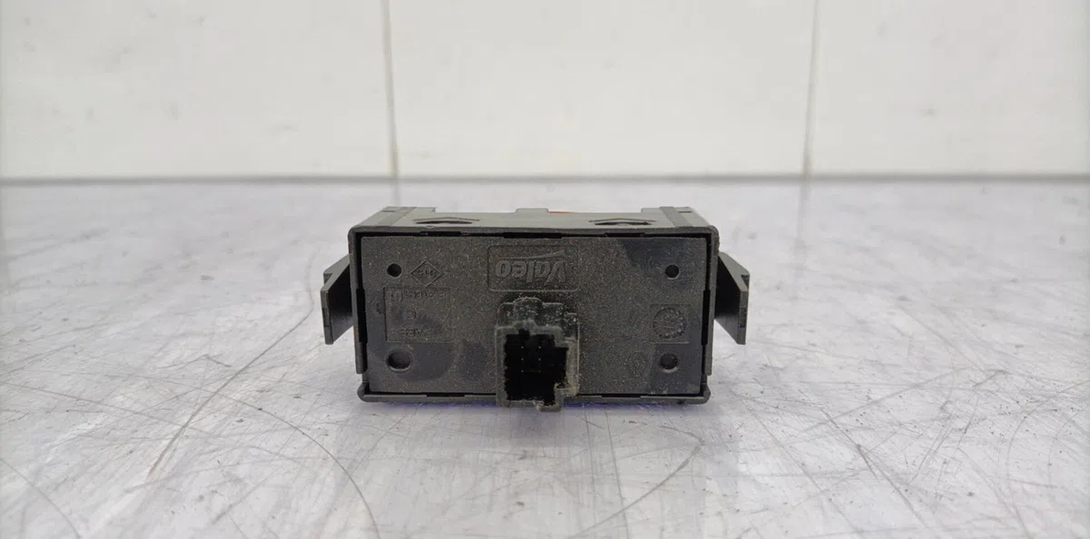 Bouton de warning RENAULT MASTER 3 PHASE 2 occasion — photo 2
