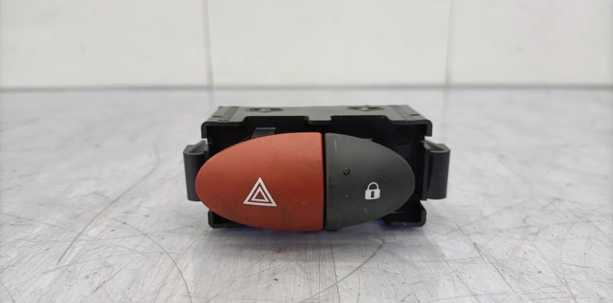 Bouton de warning RENAULT MASTER 3 PHASE 2 occasion — photo 4