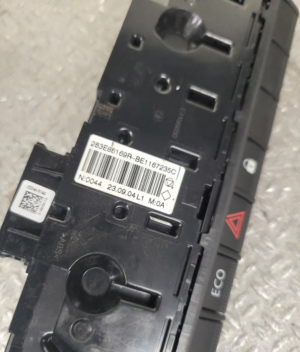 Bouton de warning RENAULT MASTER 3 PHASE 3 occasion — photo 2