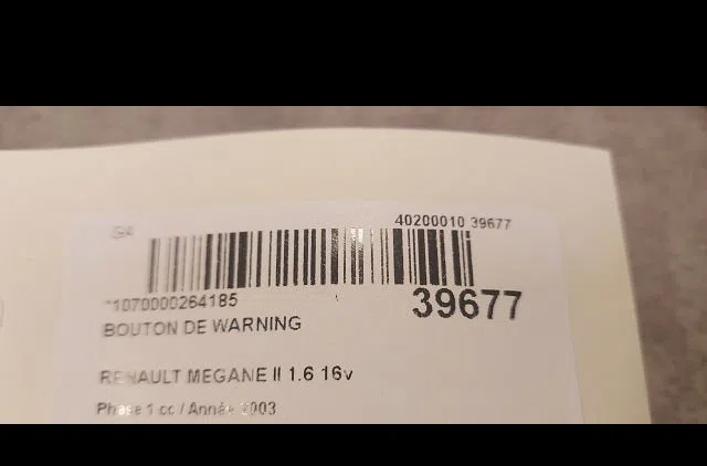 Bouton de warning Renault MEGANE II (BM0-1_, CM0-1_) 1.6 16v (bm0c, cm0c) (2002-2008) occasion