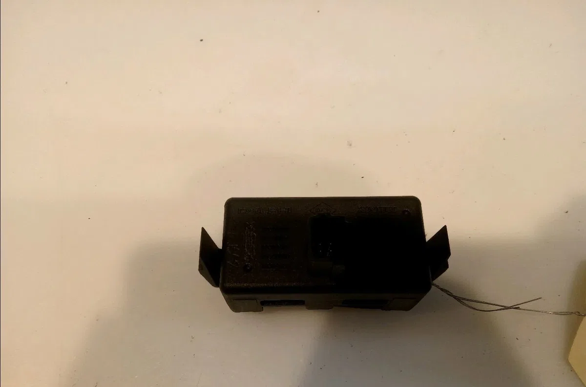 Bouton de warning Renault MEGANE III 3-5 portes (BZ0-1_, B3_) 1.5 dci (2009) occasion