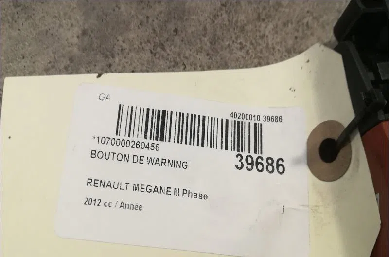 Bouton de warning Renault MEGANE III Grandtour (KZ0-1) 1.5 dci (kz0c, kz1a) (2009) occasion — photo 2