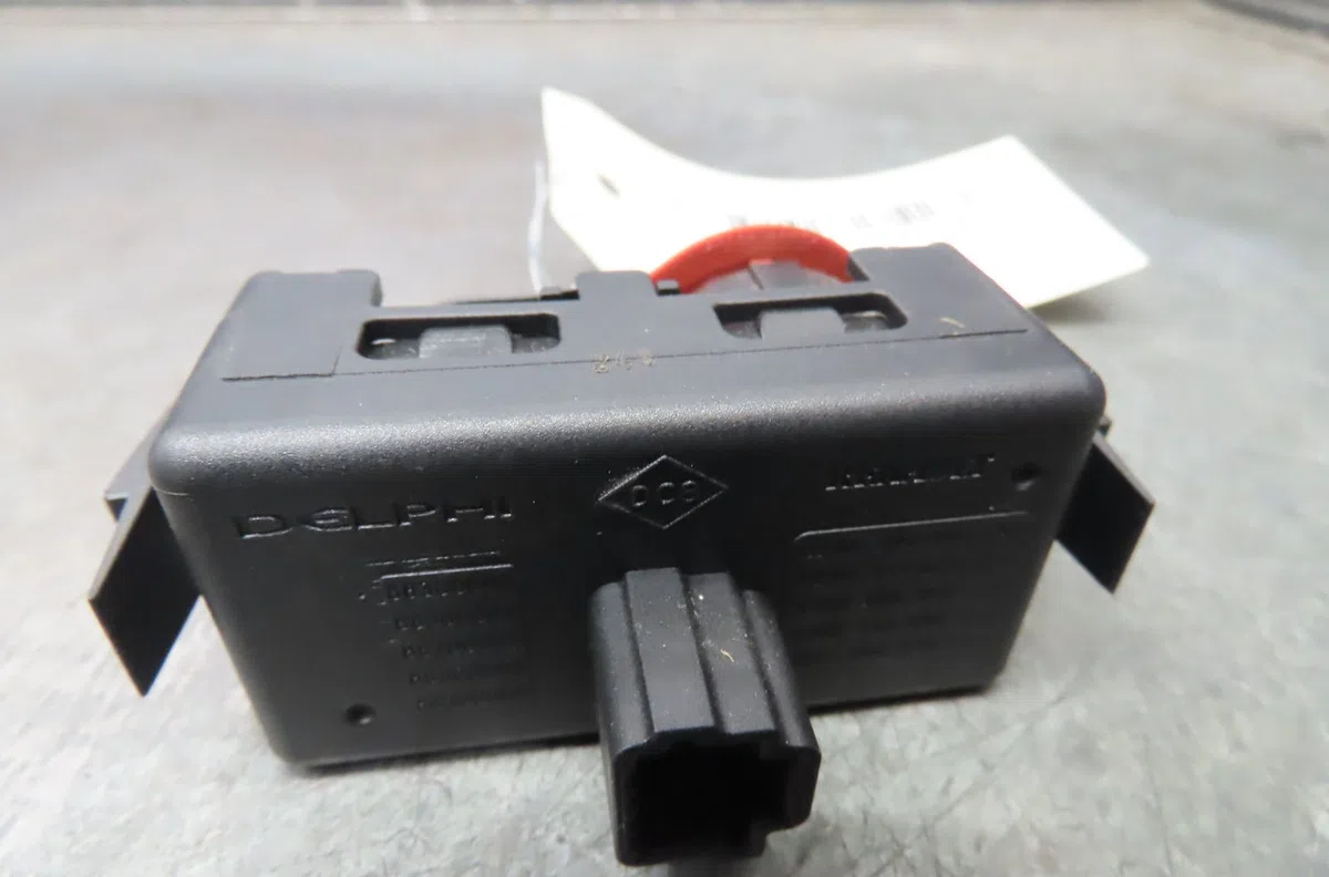 Bouton de warning RENAULT MODUS 2008 occasion — photo 2