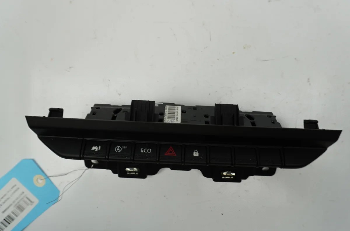 Bouton de warning Renault TRAFIC III Camionnette (FG_) 2.0 dci 150 (fgmu) (2021) occasion