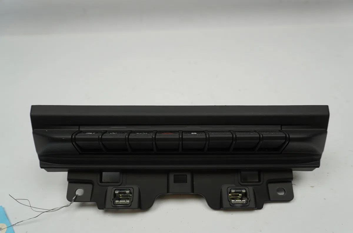 Bouton de warning Renault TRAFIC III Camionnette (FG_) 2.0 dci 150 (fgmu) (2021) occasion — photo 2