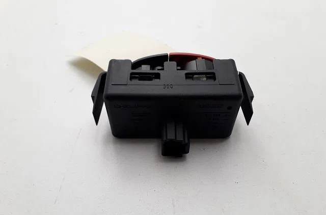 Bouton de warning Renault TWINGO II (CN0_) 1.2 (cn0d) (2007-2014) 3 portes occasion — photo 2