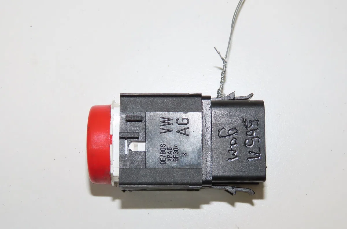 Bouton de warning Seat LEON (1P1) 1.9 tdi (2005-2010) 5 portes occasion — photo 2