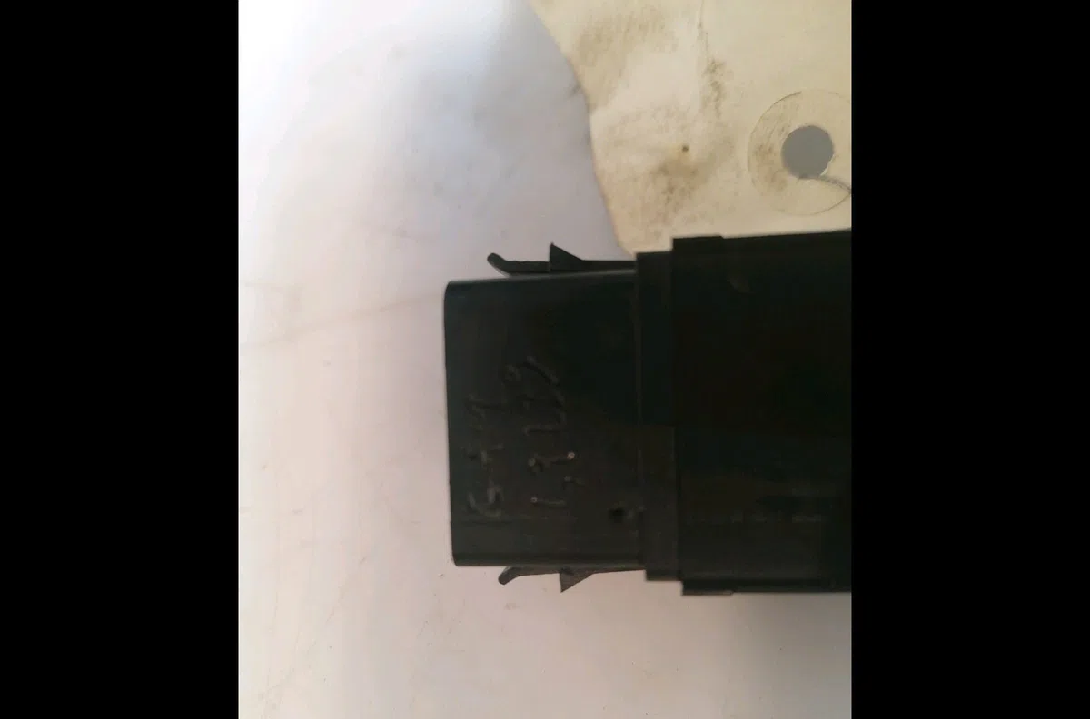 Bouton de warning Seat LEON (1P1) 2.0 tdi 16v (2005-2012) occasion
