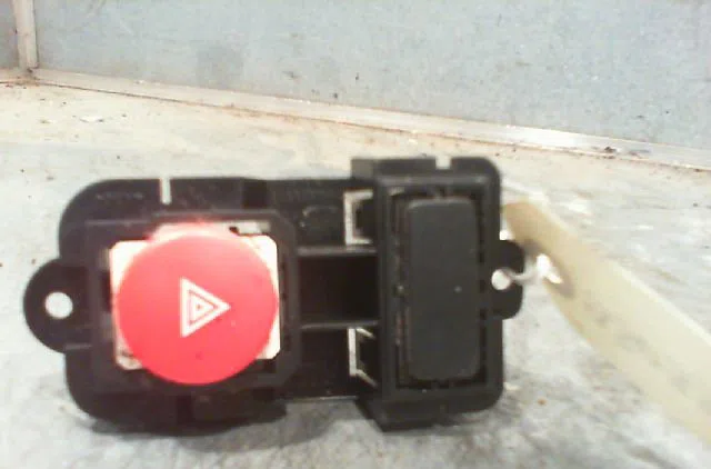 Bouton de warning SEAT LEON 2008 occasion — photo 2