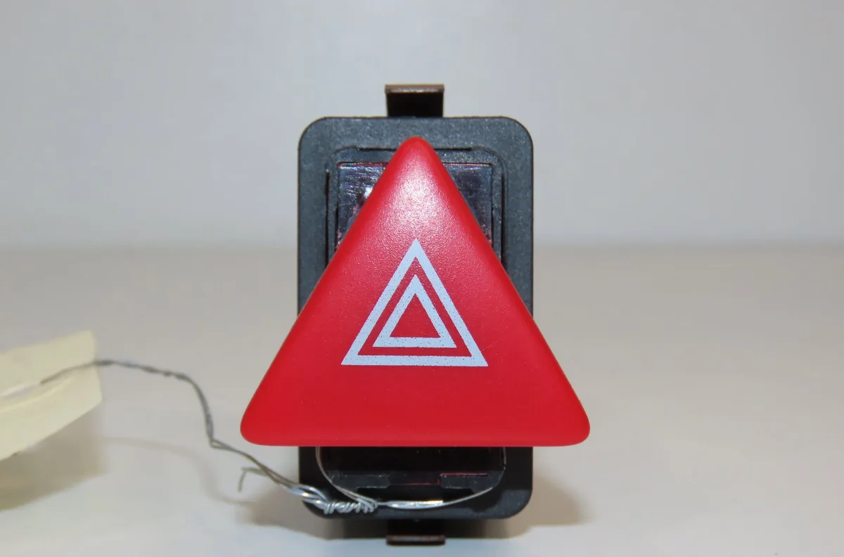 Bouton de warning Skoda OCTAVIA I Combi (1U5) 1.9 tdi (1998-2010) occasion
