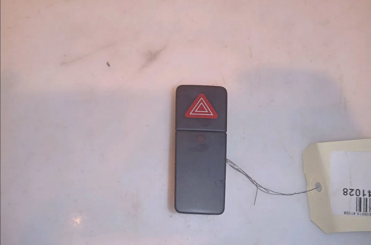 Bouton de warning Suzuki SX4 (EY, GY) 1.6 ddis (rw 416d) (2007) occasion