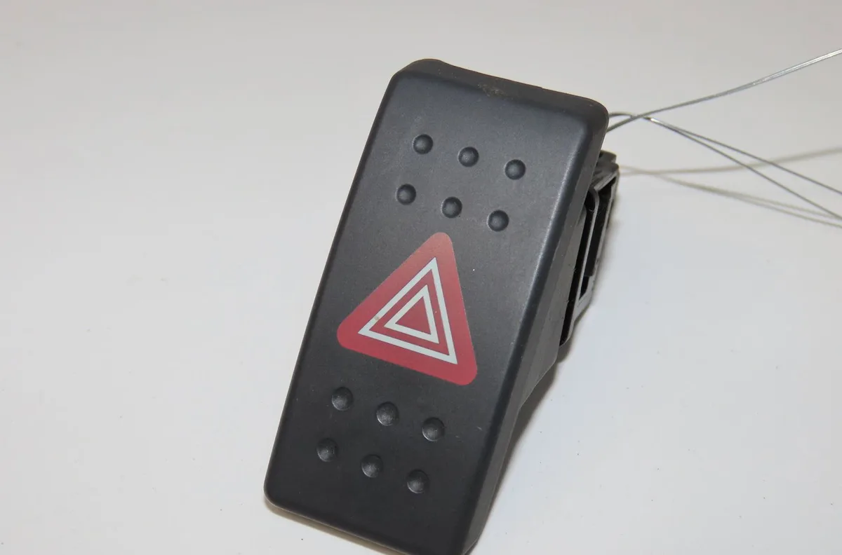 Bouton de warning Suzuki SX4 (EY, GY) 1.6 vvt (rw 416) (2006) occasion
