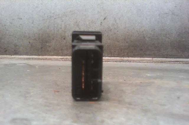 Bouton de warning TOYOTA AVENSIS 2004 occasion — photo 2