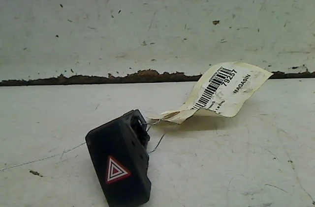 Bouton de warning Toyota AVENSIS Break (_T27_) 1.6 d4-d (wwt270_) (2015-2018) occasion