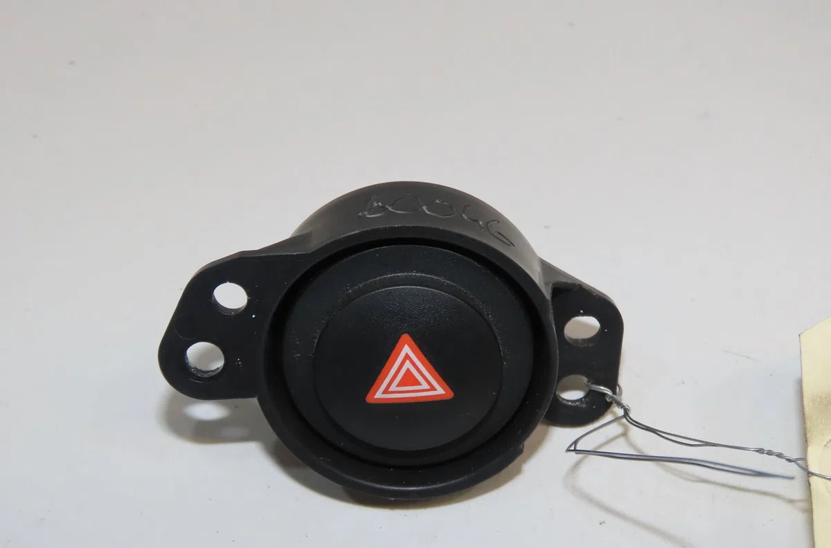 Bouton de warning Toyota AYGO (_B4_) 1.0 (kgb40) (2014) occasion