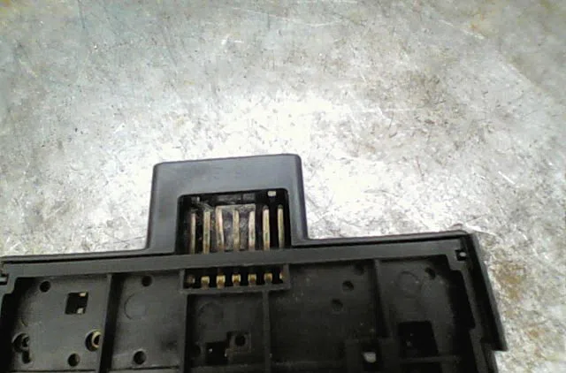Bouton de warning Toyota PRIUS Liftback (_W2_) 1.5 hybrid (nhw20_) (2003-2009) occasion — photo 2